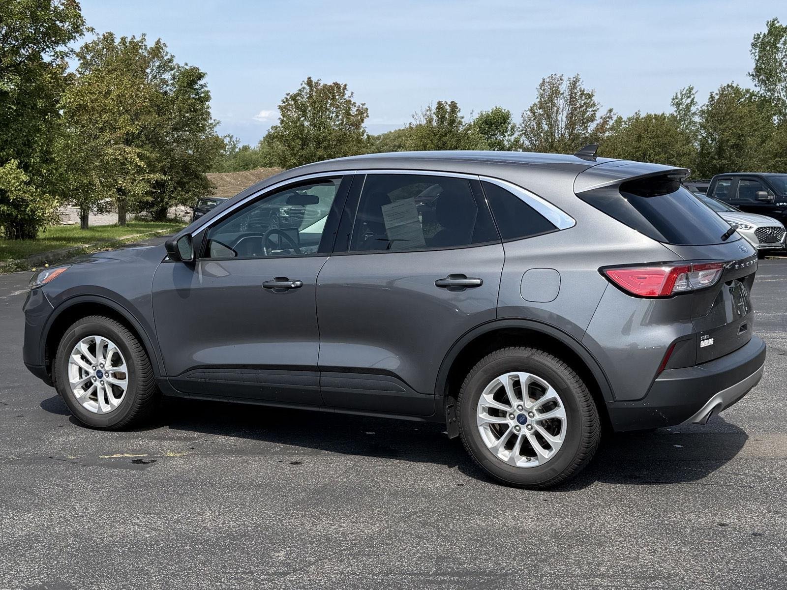 Used 2022 Carbonized Gray Ford SE image 5