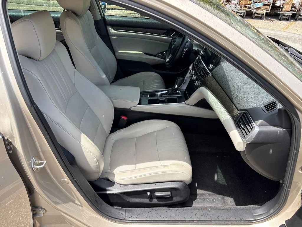 Certified Used 2018 Beige Honda Touring image 5