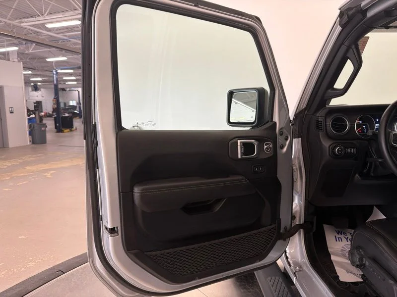 Used 2022 Silver Jeep Overland image 12
