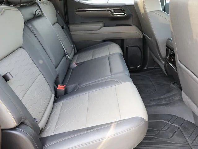 2024 Chevrolet Silverado 1500 ZR2 - Photo 18