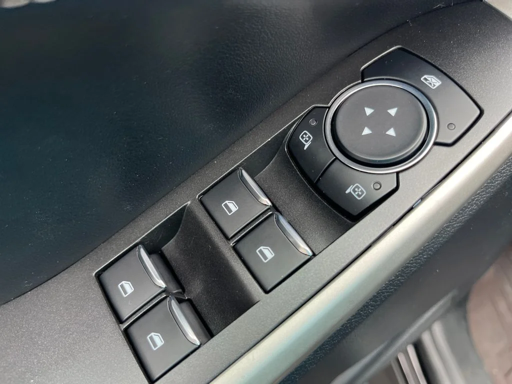 Used 2022 Black Ford XLT image 5