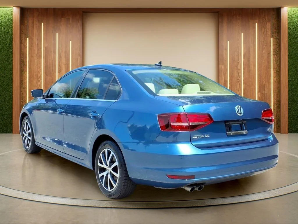 Certified Used 2017 Blue Volkswagen 1.4T SE image 29