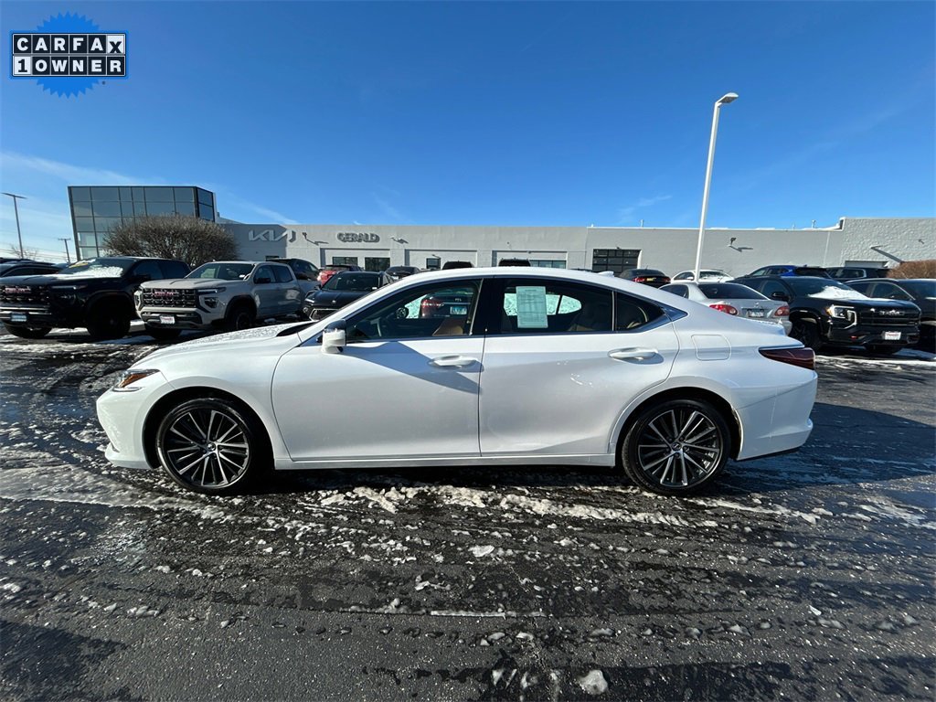 2025 LEXUS ES - Image 4