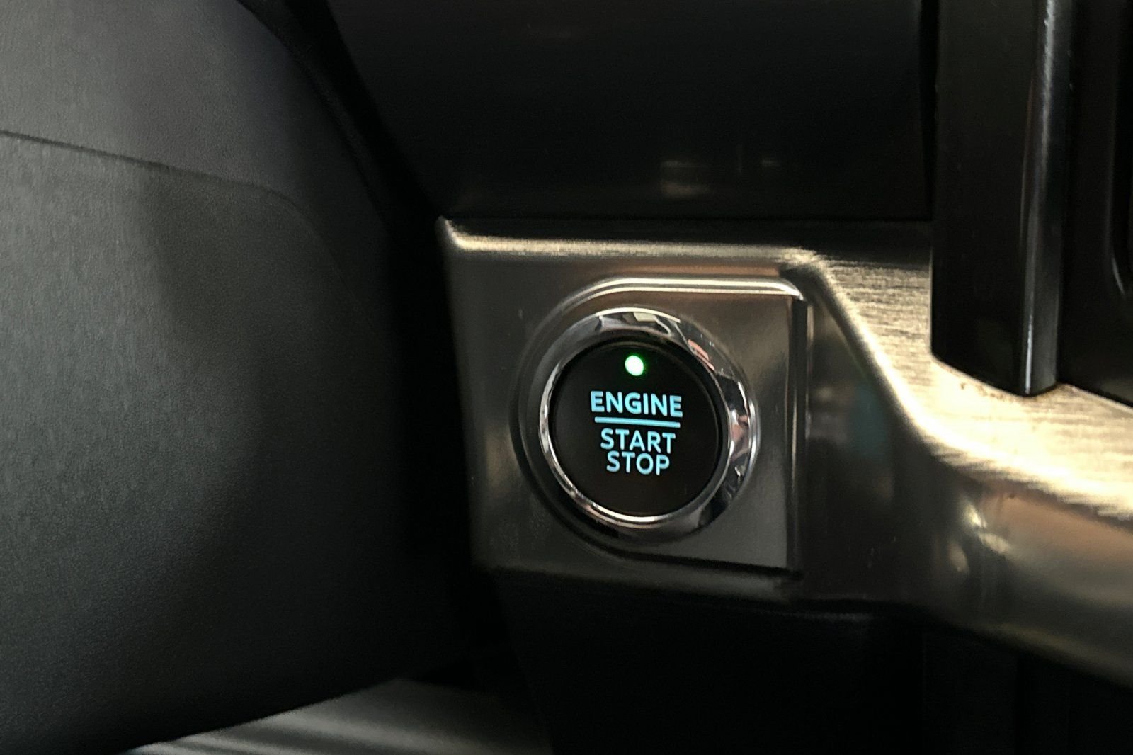 Used 2022 Black Ford Lariat image 23