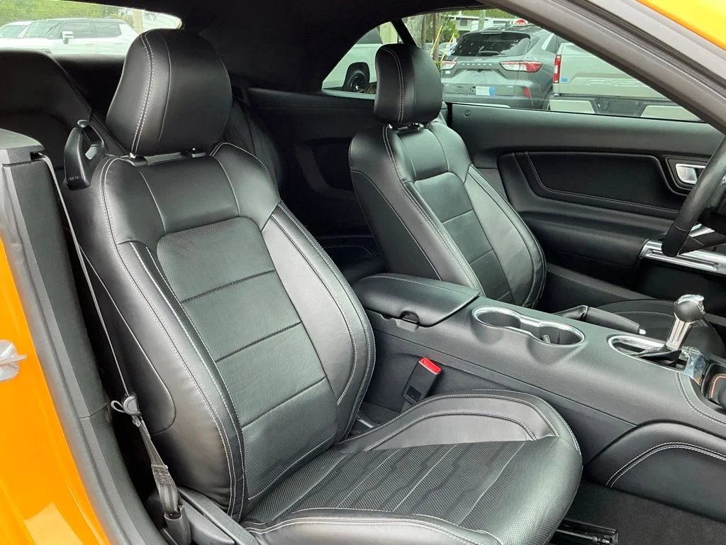 Used 2022  Ford GT Premium image 28
