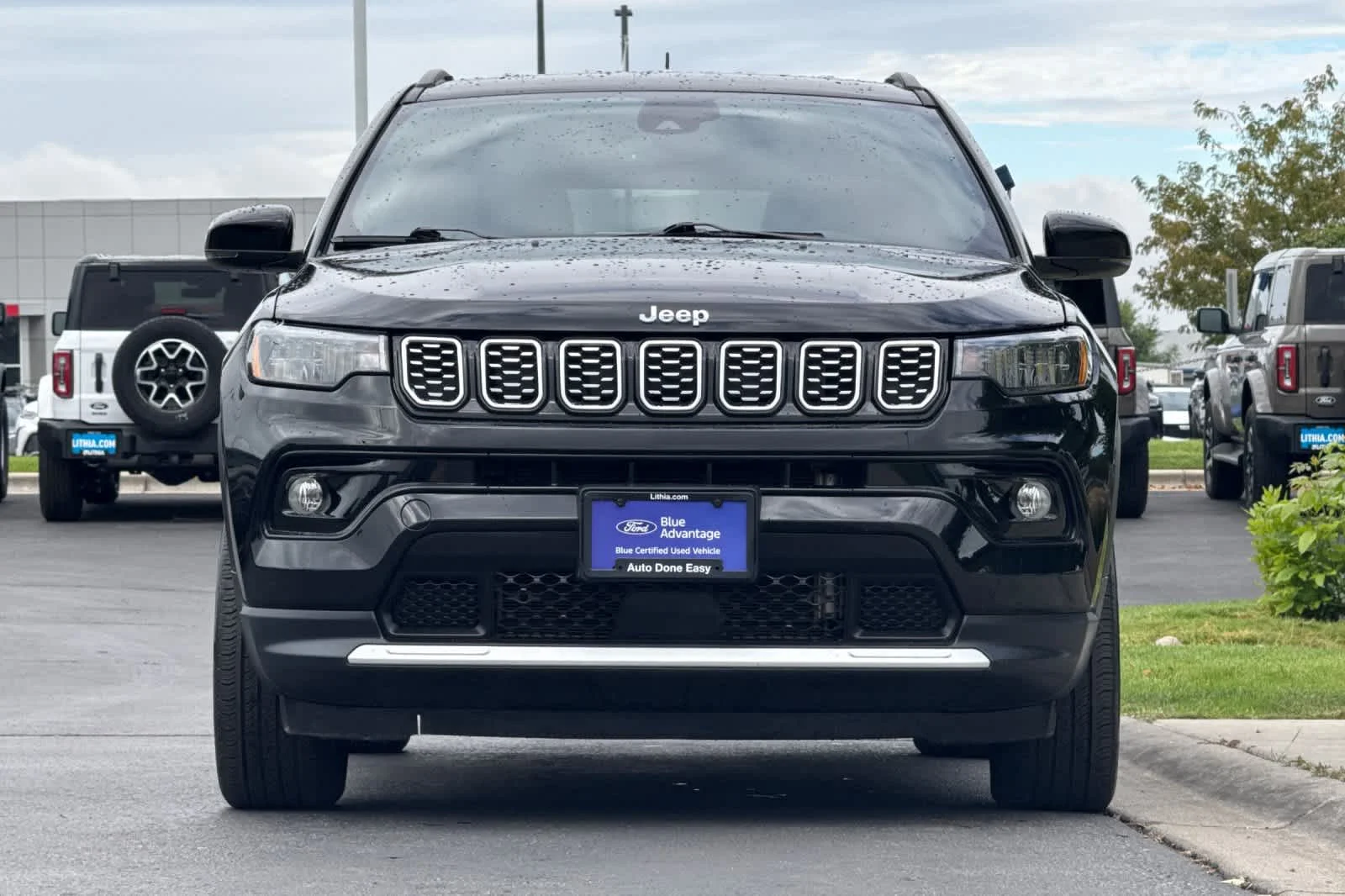 Certified Used 2025 Diamond Black Jeep Limited image 10