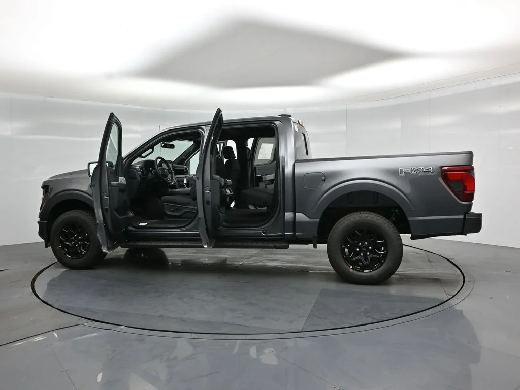 New 2026 Carbonized Gray Metallic Ford XLT image 32