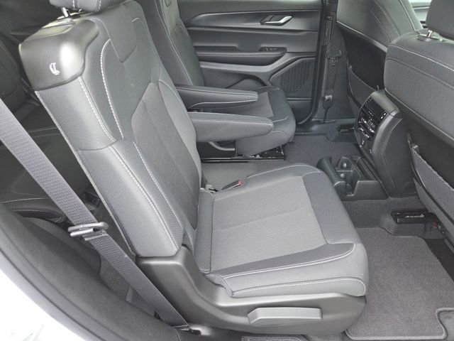 New 2026 Bright White Clear-Coat Exterior Paint Jeep Laredo image 30