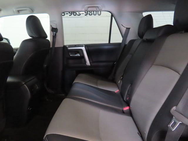 Used 2018 White Toyota SR5 Premium image 30
