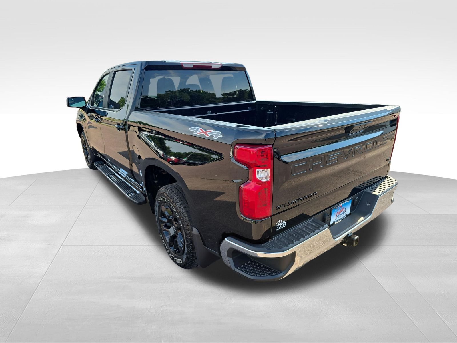 Used 2023 Black Chevrolet LT image 3