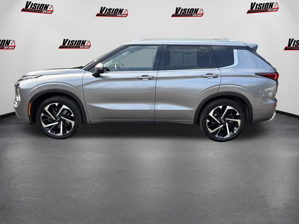 Used 2024 Black Mitsubishi  image 8