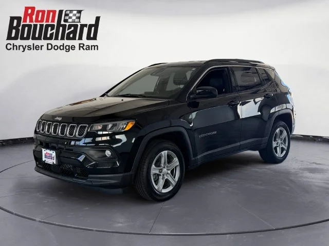 Certified Used 2023 Black Jeep Latitude image 5
