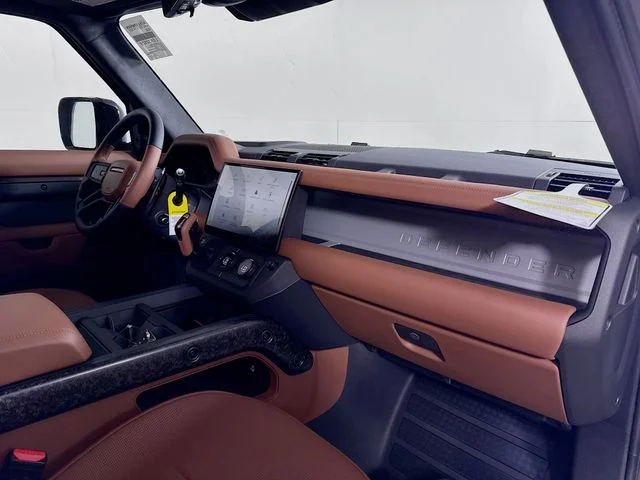 New 2026 Charente Grey Land Rover  OCTA image 31