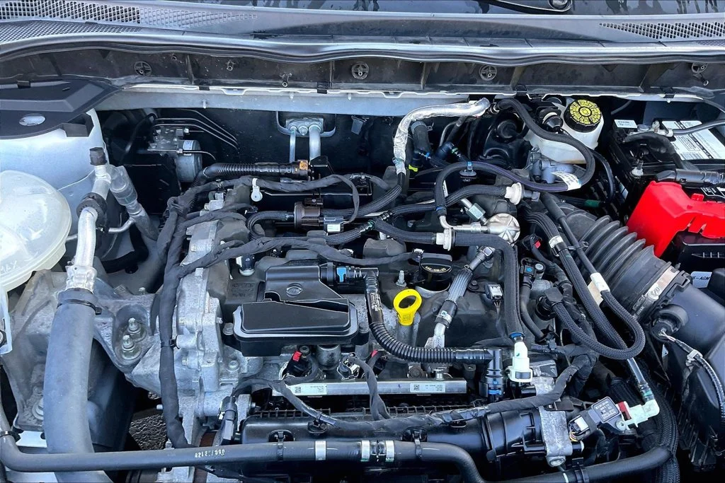 Certified Used 2022 Oxford White Ford SE image 32