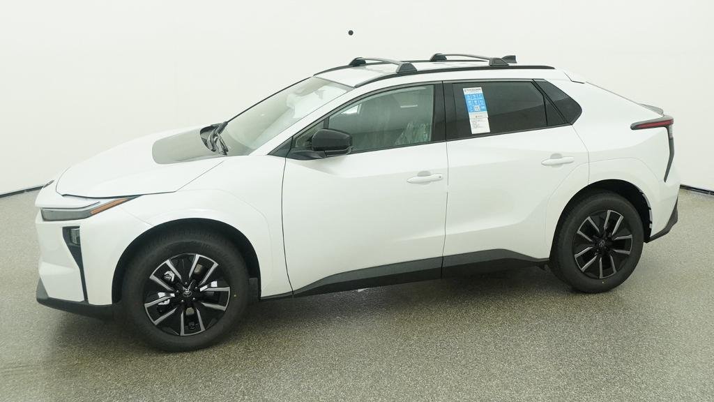 New 2026 Wind Chill Pearl Toyota XLE image 31