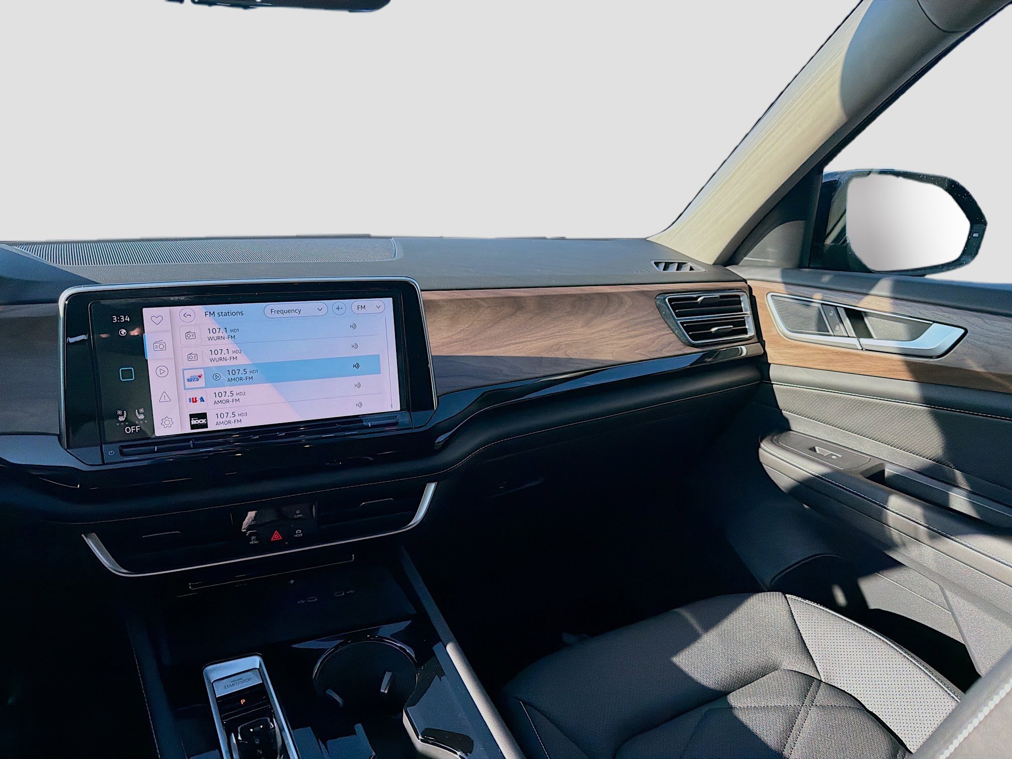 2026 Volkswagen Atlas SE w/Tech - Photo 18