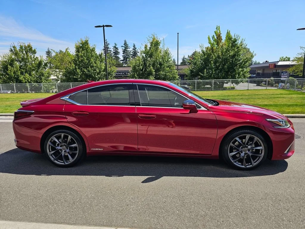 Used 2019 Maroon Lexus ES 300h image 6