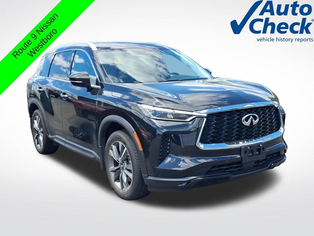 Used 2023 Black INFINITI LUXE image 2