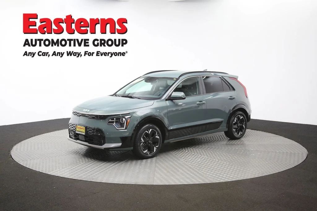 Used 2023 Green Kia Wind image 57