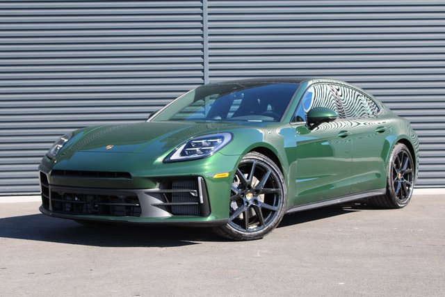 2026 Porsche Panamera 4
