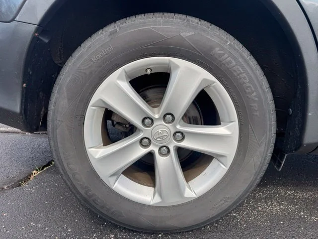 Used 2013 Magnetic Gray Metallic Toyota XLE image 10