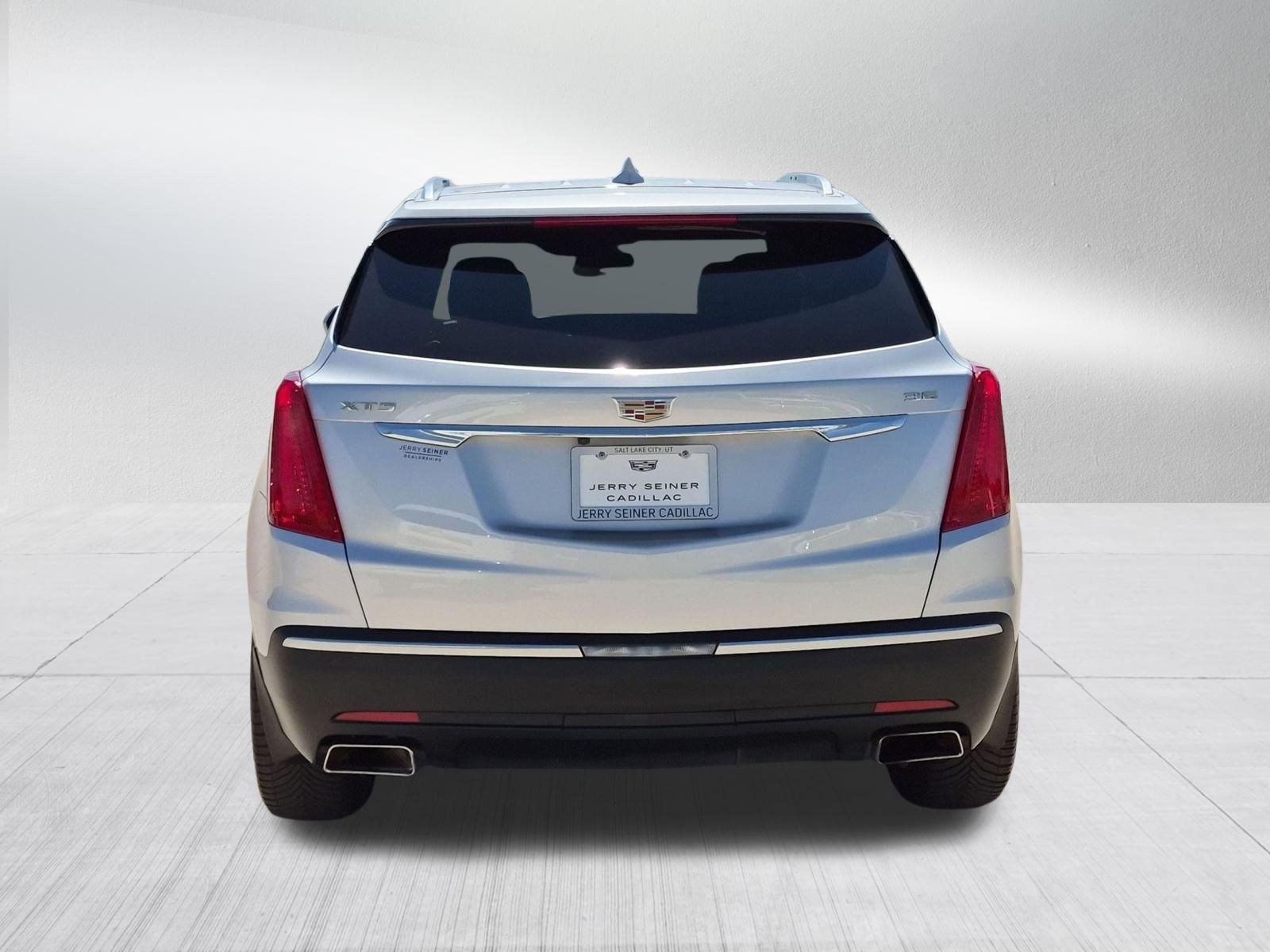 Used 2017 RADIANT SILVER METALLIC Cadillac Premium Luxury FWD image 4