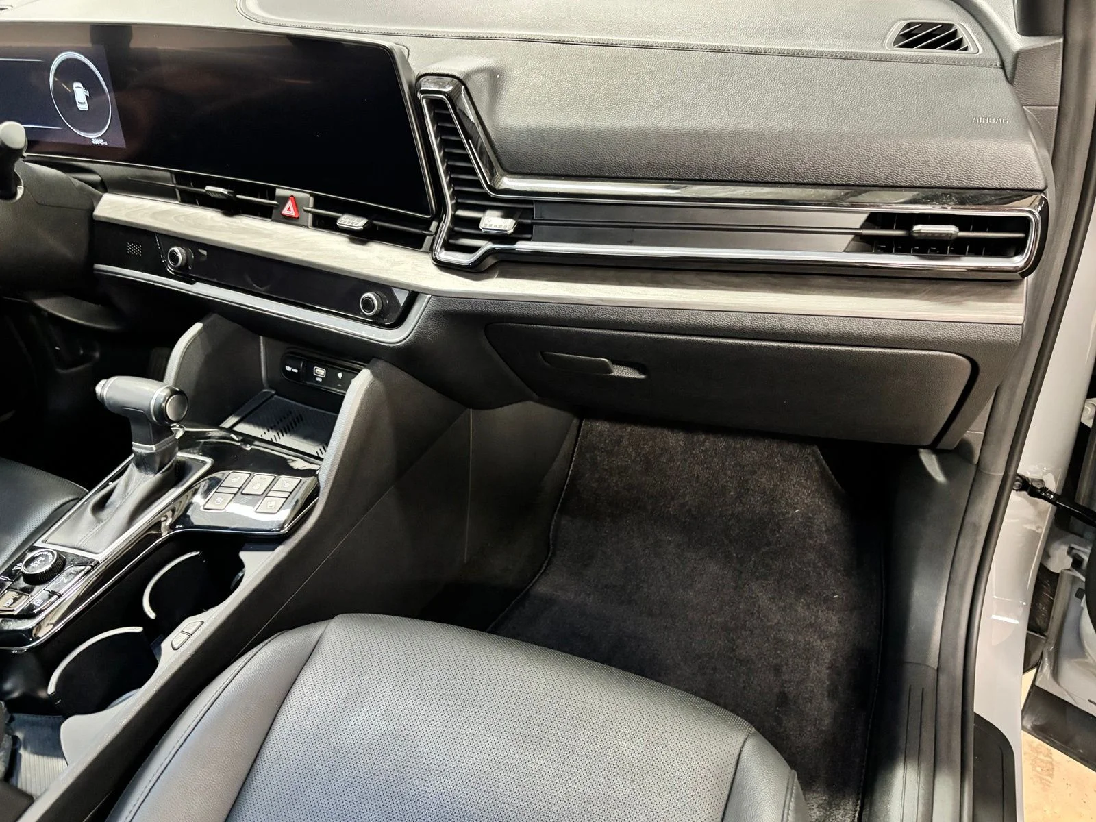 Used 2024 Gray Kia X-Pro Prestige image 22