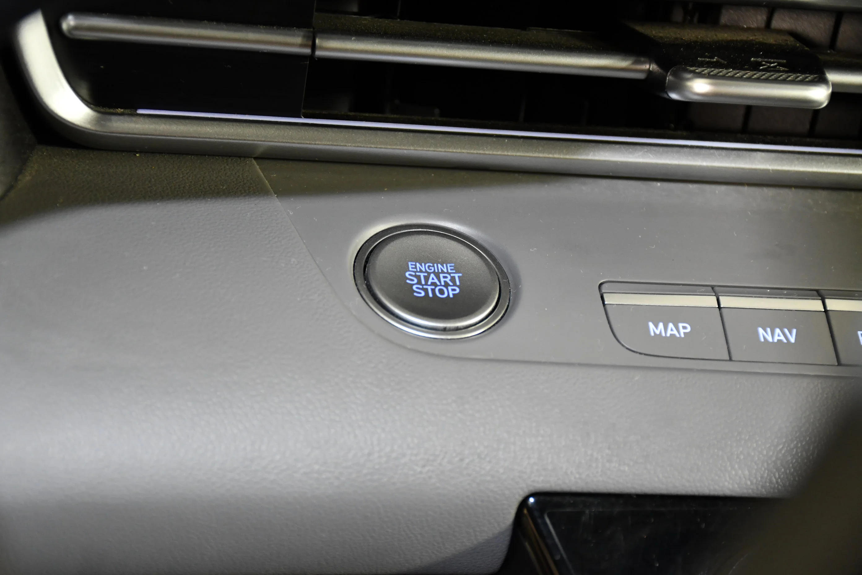 Used 2024 Fluid Metal Hyundai SEL image 25