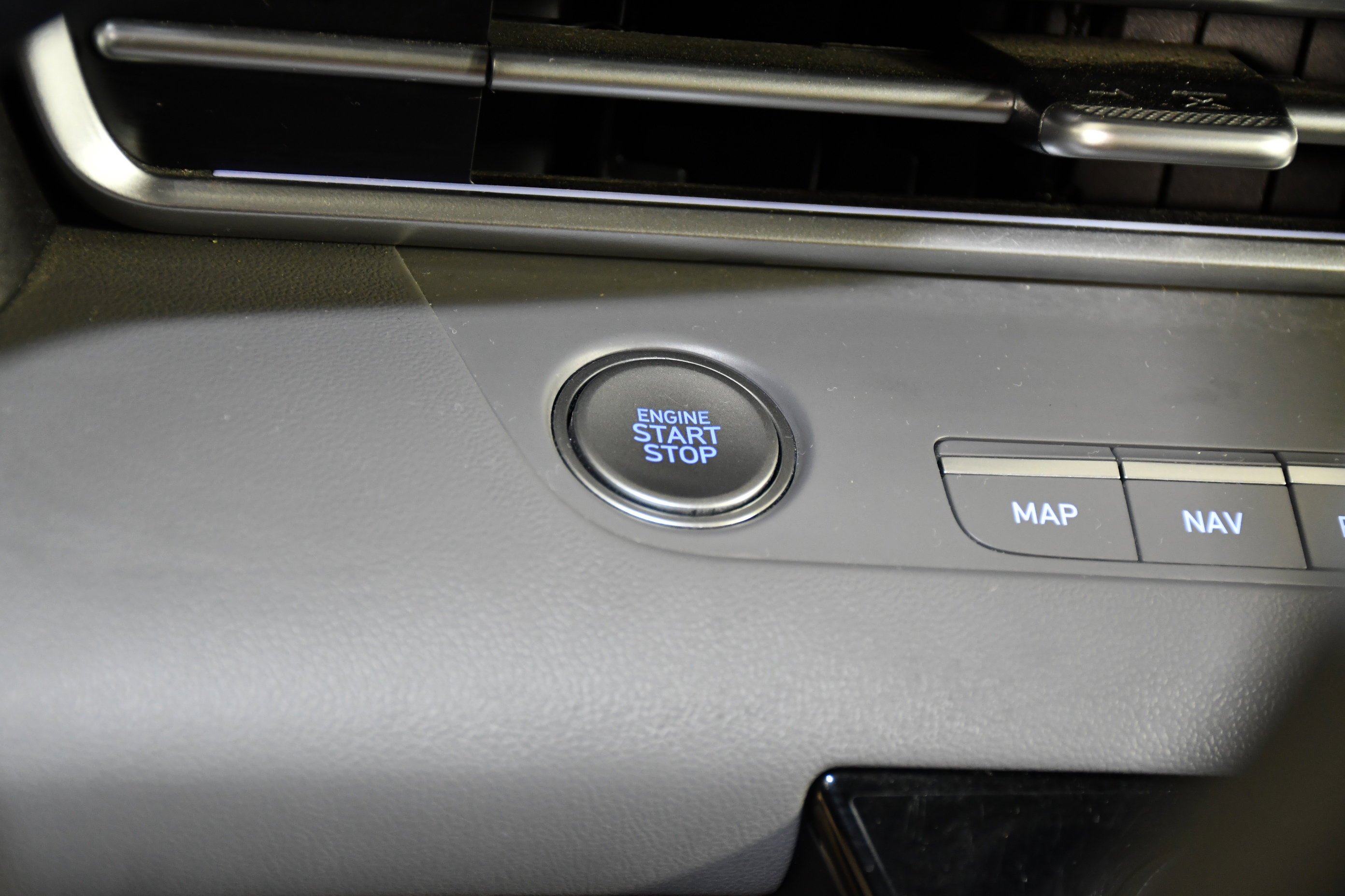 Used 2024 Fluid Metal Hyundai SEL image 25