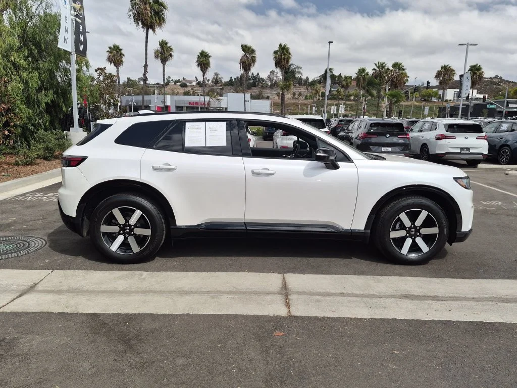 Used 2025  Honda Touring image 3