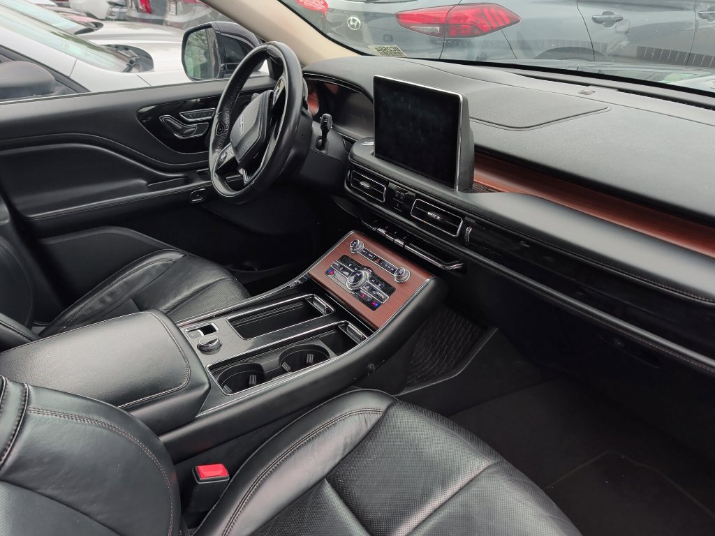 Used 2021 Gray Lincoln Reserve image 2