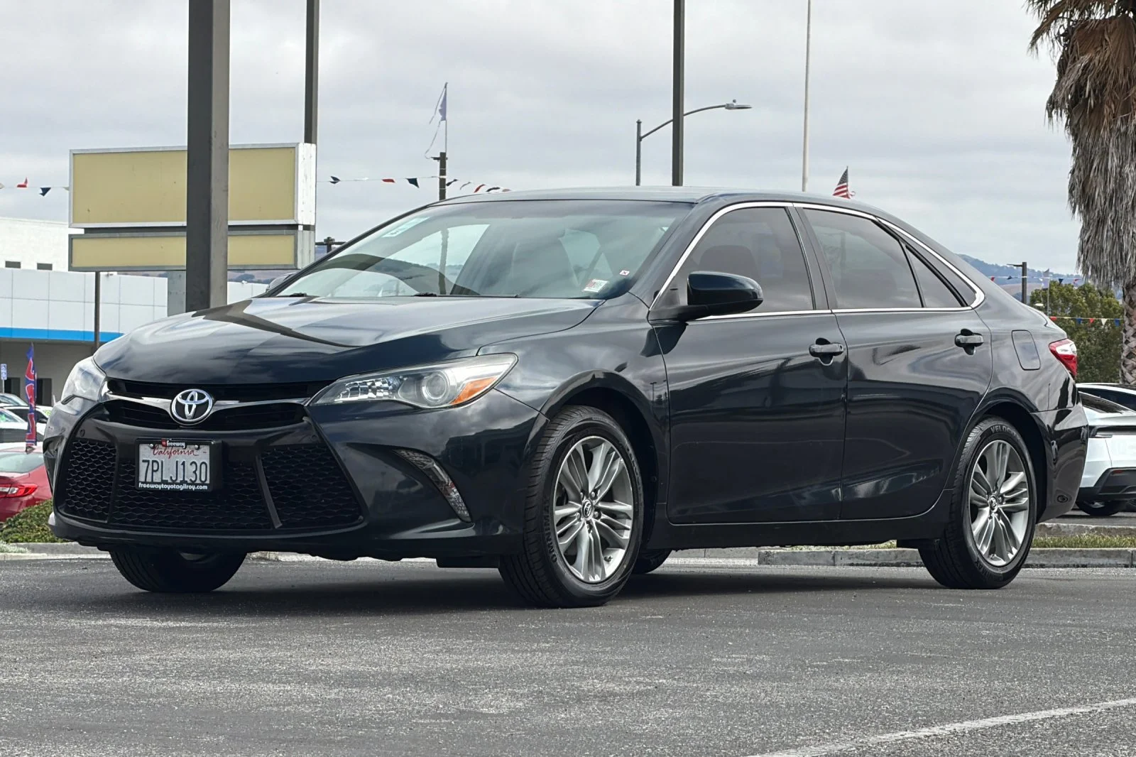 Used 2016 Gray Toyota SE image 9