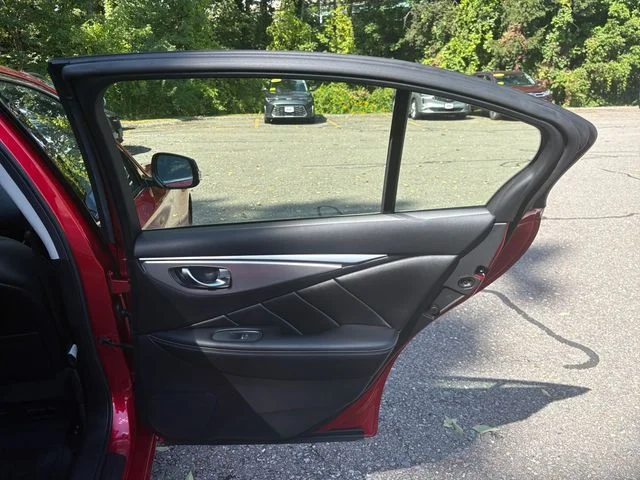 Used 2023 Red INFINITI LUXE image 37