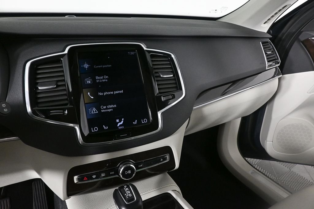 Used 2018 Blue Volvo T6 Momentum image 12