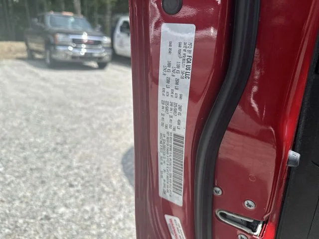 Used 2019 Red Jeep Latitude image 34