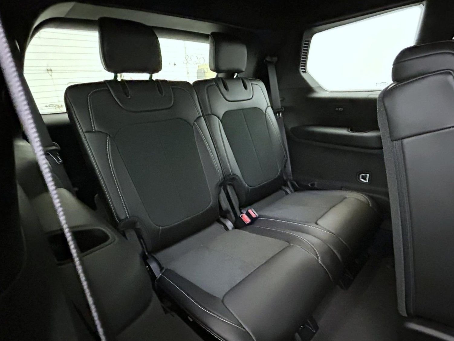 New 2026 Velvet Red Pearl-Coat Exterior Paint Jeep Altitude image 19