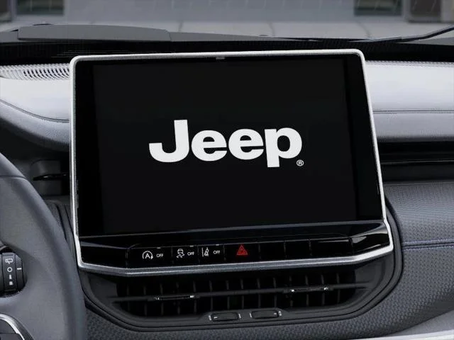 New 2026 Diamond Black Crystal Pearlcoat Jeep Latitude image 19