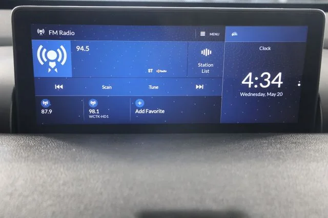 Used 2021 White Acura  image 14