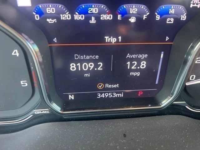 Used 2022  GMC Denali image 40
