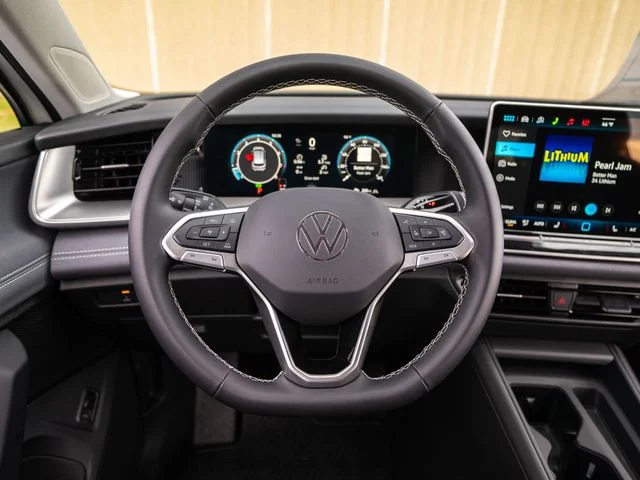 New 2026 White/off-white Volkswagen 2.0T SE image 25