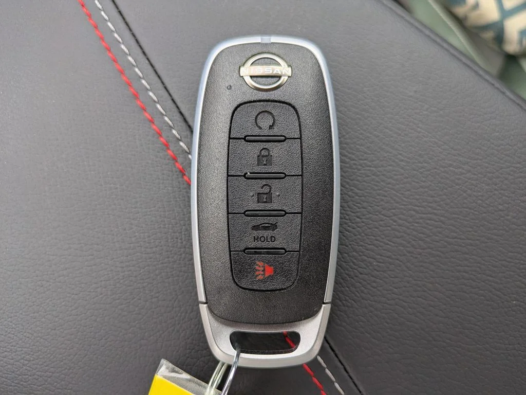 New 2026 Energetic Ember / Super Black Two-tone Nissan SR image 28