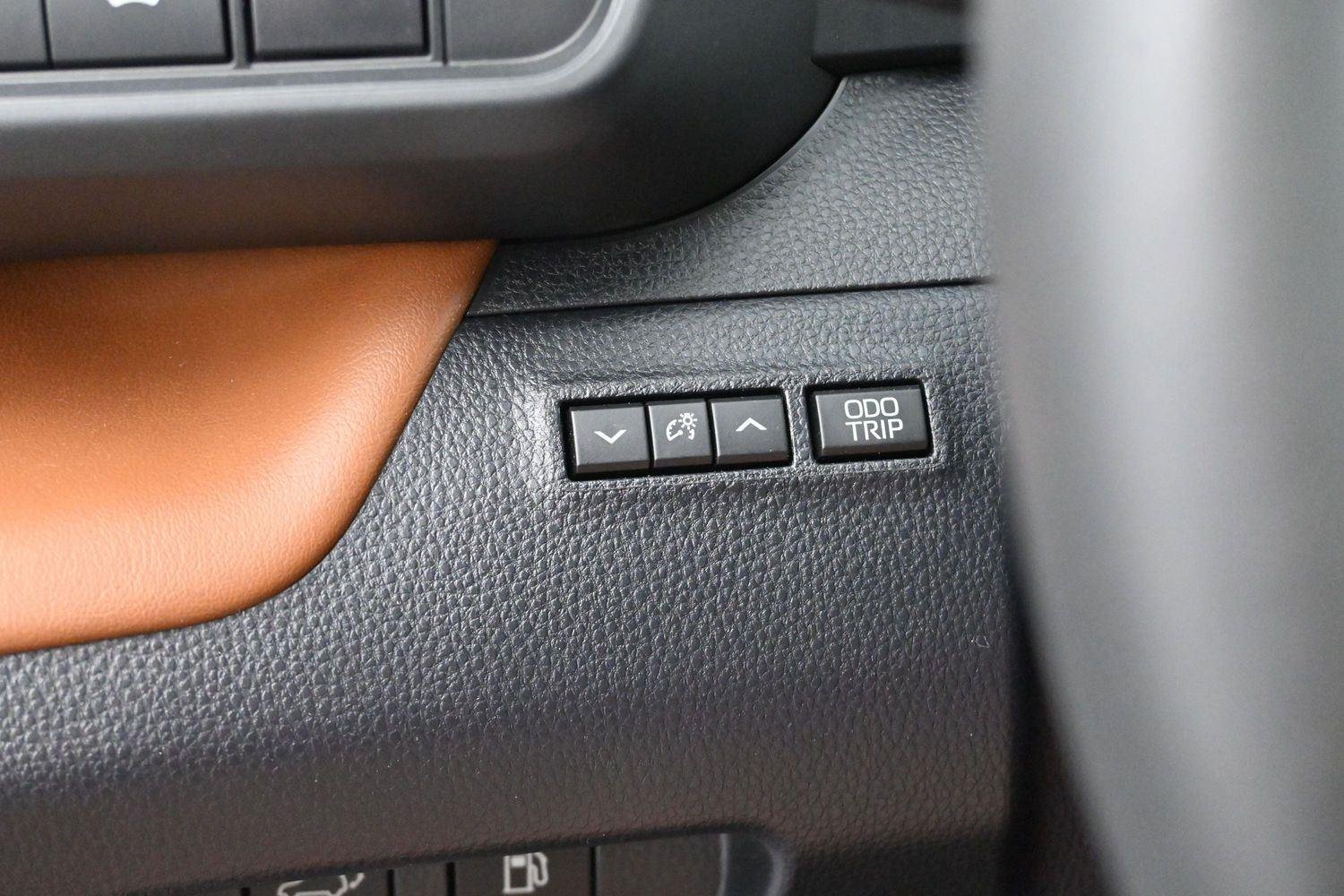 Used 2025  Toyota XLE image 29