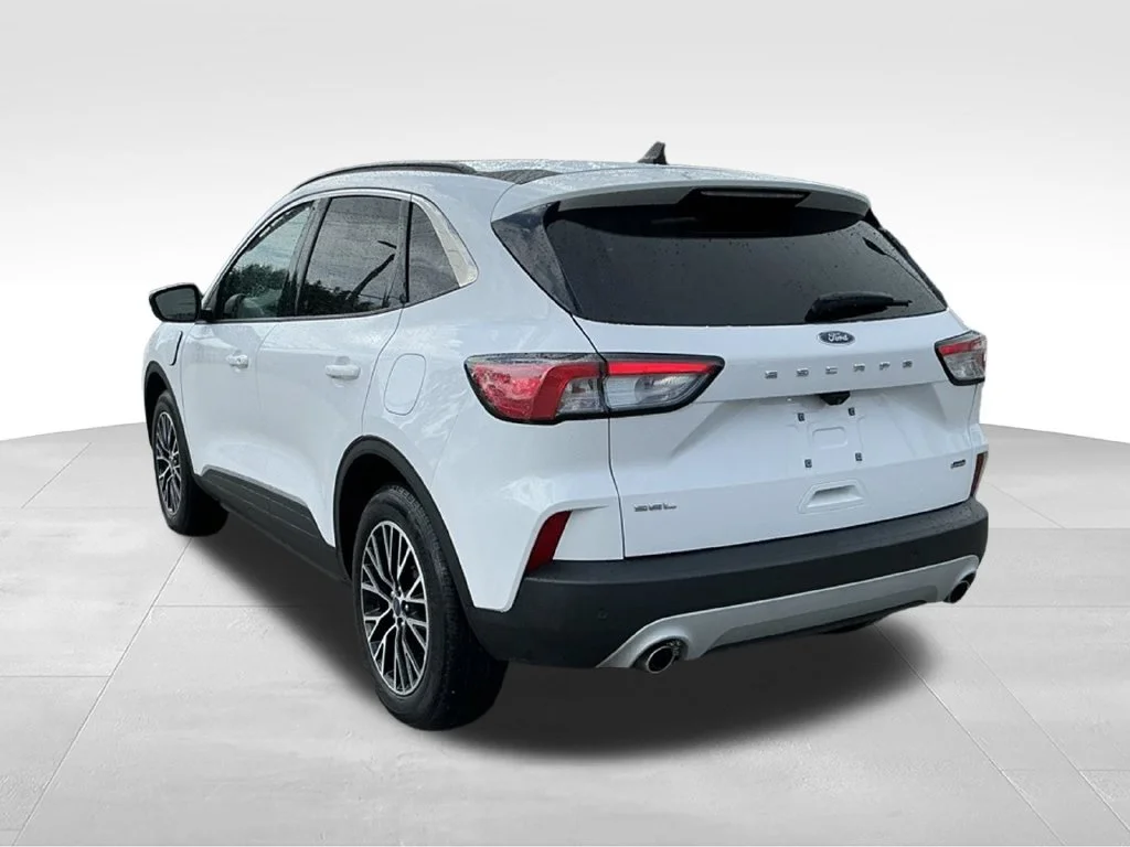 Used 2021 White Ford SEL image 8