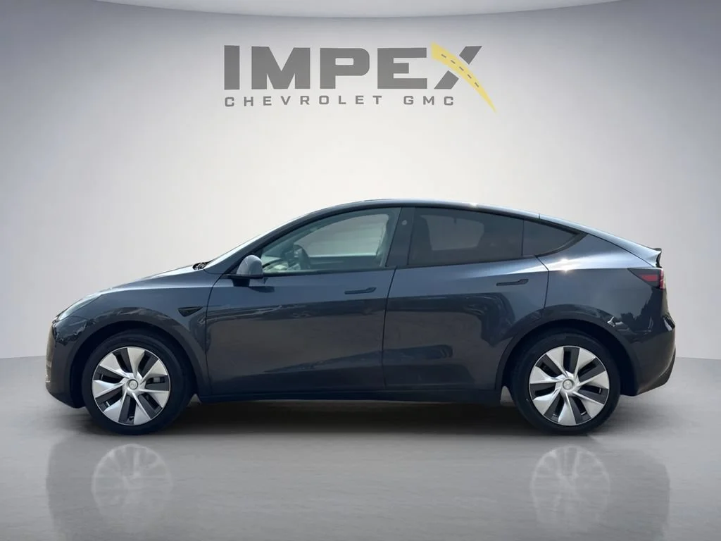 Used 2024  Tesla Long Range image 2