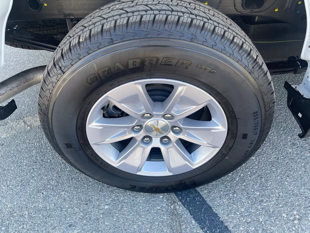 New 2026 Summit White Chevrolet LT image 30