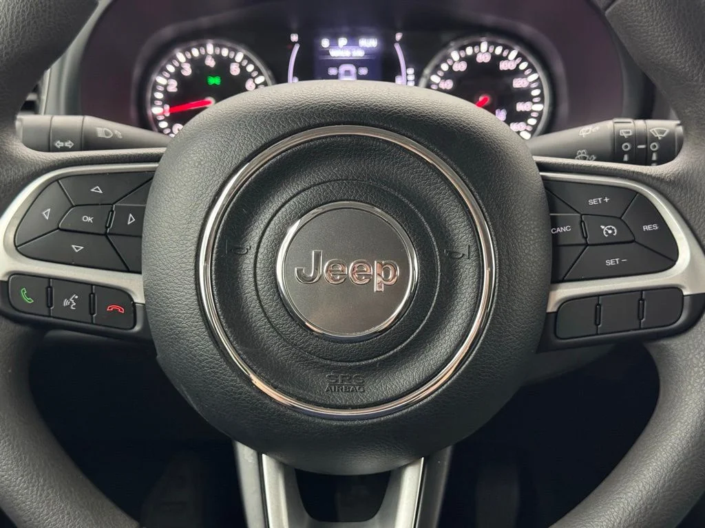 Used 2023 Graphite Gray Jeep Latitude image 18