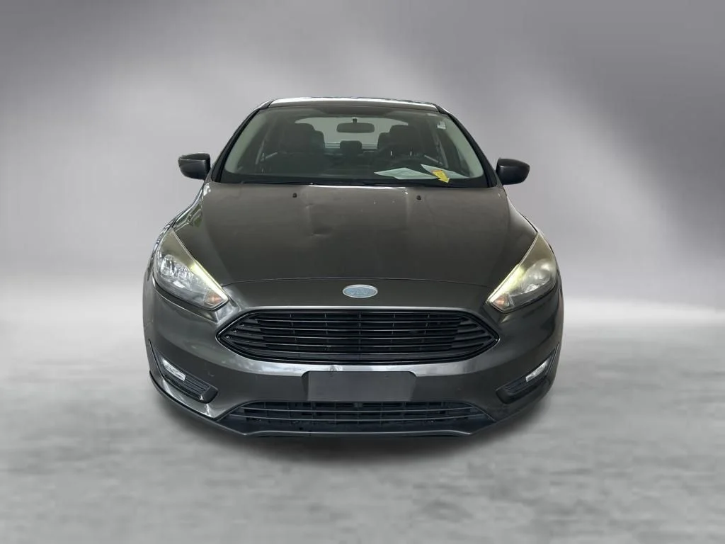 Used 2018 Gray Ford SE image 12