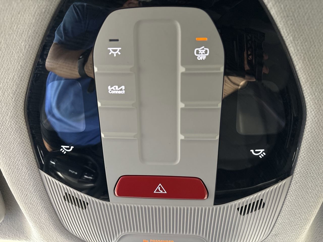 Used 2025 Interstellar Gray Kia LXS image 16
