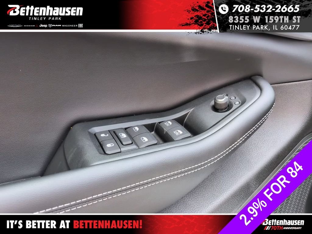 New 2026 Bright White Clear-Coat Exterior Paint Jeep Altitude image 14