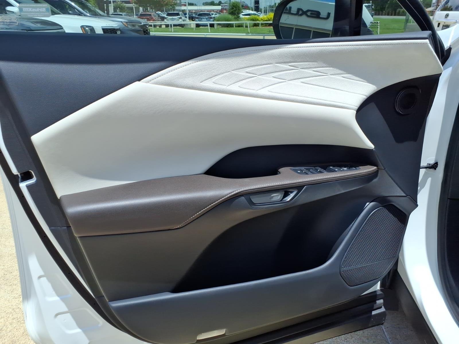 Certified Used 2023 Iridium Lexus Luxury image 18